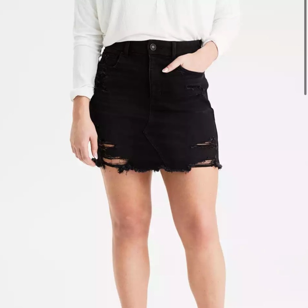 Curvy American Eagle distressed skirt
